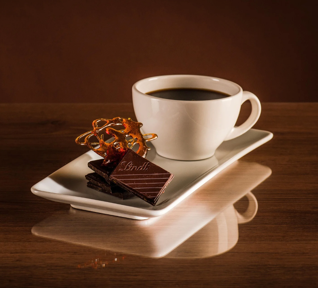 Tableta de chocolate negro Lindt Caramel À La Pointe De Fleur De Sel