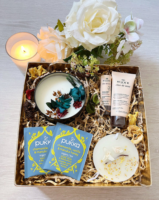 Nuxe dried flower candle box set